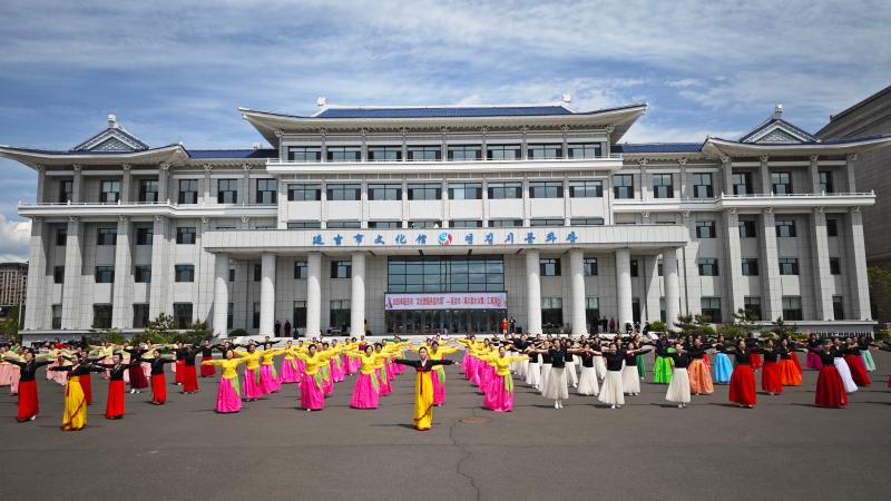 以舞为媒推动全民艺术普及