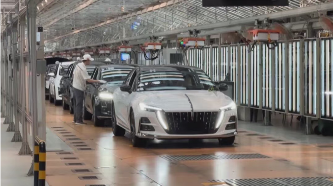 （牢记嘱托 感恩奋进 在中国式现代化建设中展现更大作为）向“新”而行 向“实”发力 向“高”攀登 在中国式现代化征程上奋勇争先