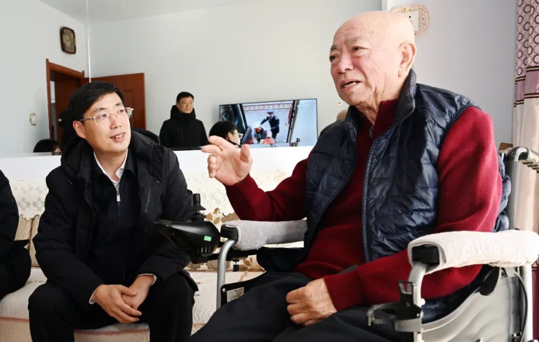 洪庆：牢记为民宗旨 厚植为民情怀 把党和政府的温暖送到千家万户