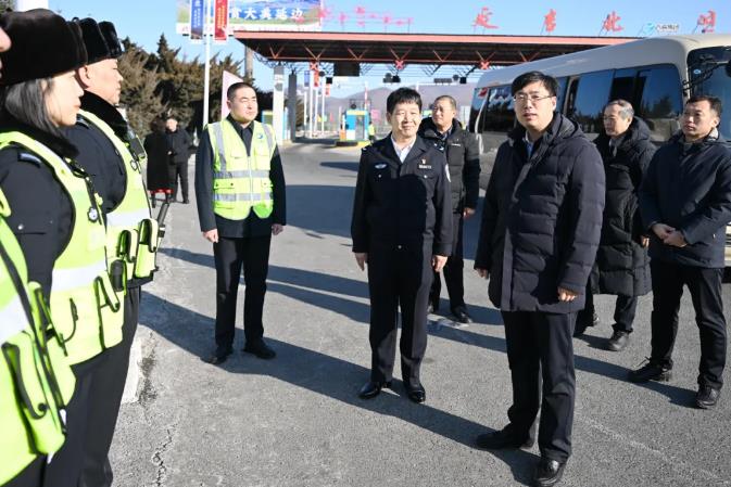 洪庆到延吉龙井和龙调研慰问