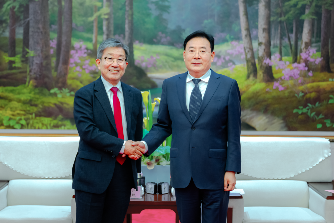 胡家福会见韩国驻沈阳总领事馆总领事金成玟