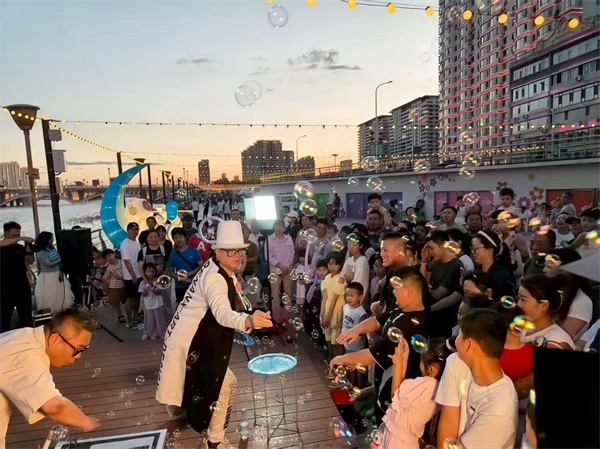 延吉布尔星畔沉浸式滨河夜游街区开放