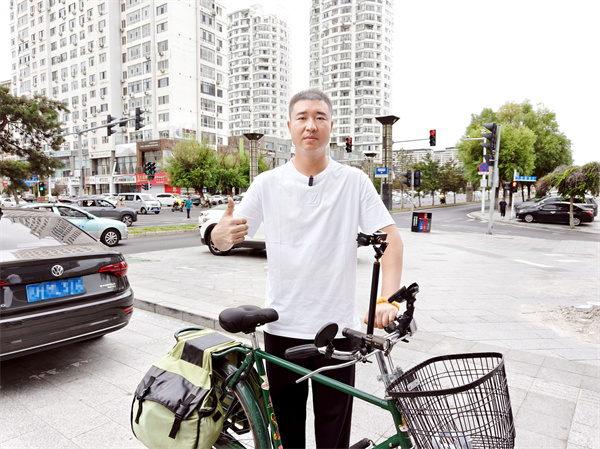 延吉人胡舰用“二八大杠”载着乡愁 跨越4300公里骑行回家