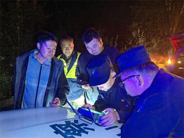 老人进山采蘑菇迷路 珲春森警连夜搜救
